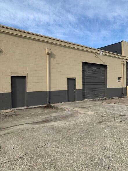 More Photos Of 1201 E 18th St, Owensboro Service For Lease