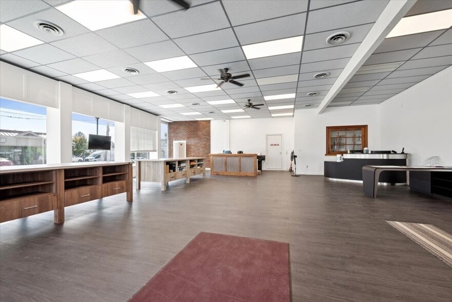 More Photos Of 401 State Route 202, Raritan Freestanding For Sale