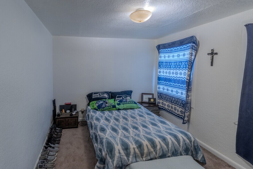 More Photos Of 322-324 W Kennewick Ave, Kennewick Specialty For Sale