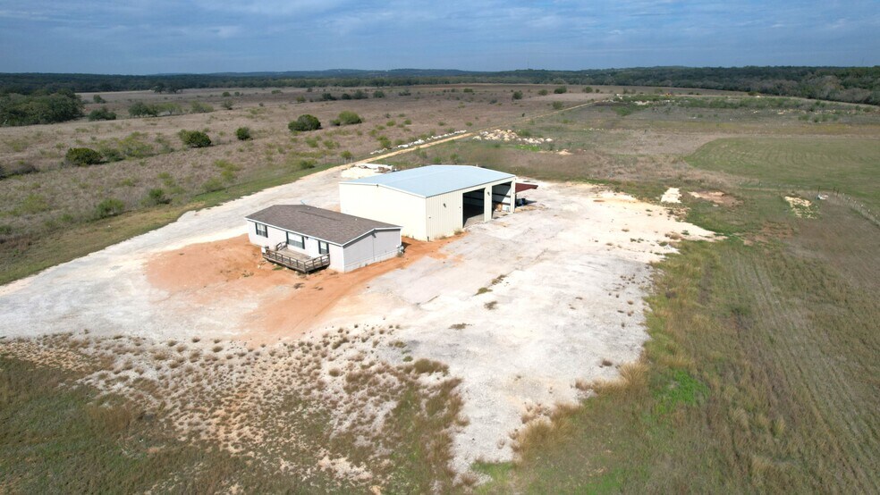 More Photos Of 3153 W Ammann Rd, Bulverde Flex For Sale