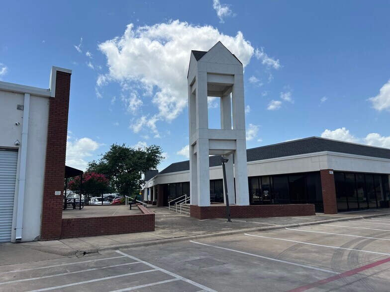 More Photos Of 359 Lake Park Rd, Lewisville Storefront For Sale