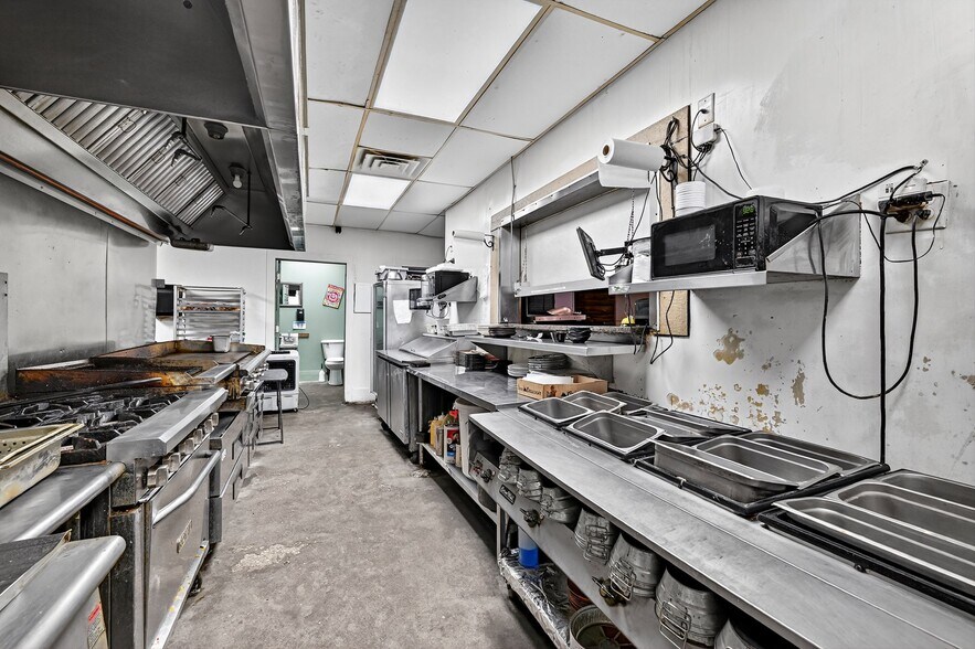 More Photos Of 301 N 1st St, Madill Restaurant For Sale