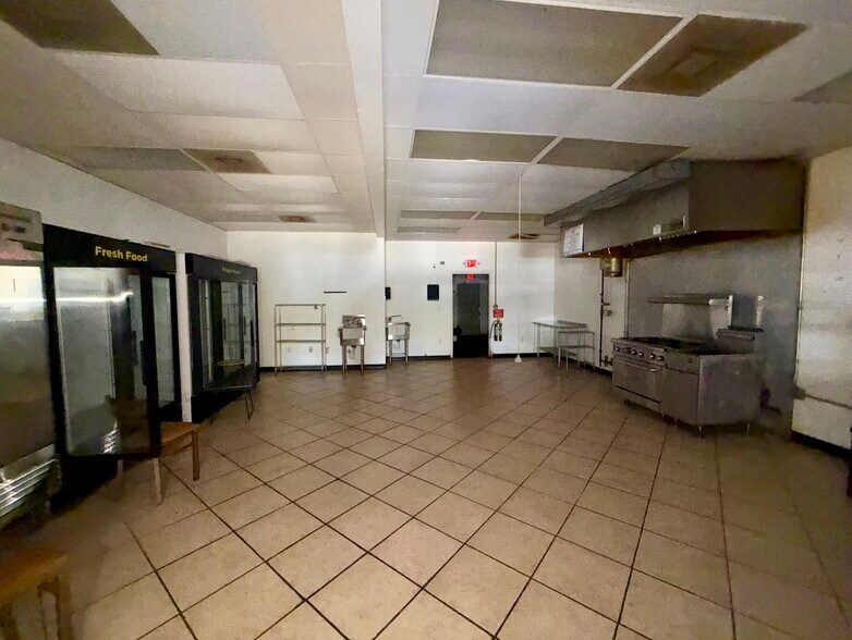 More Photos Of 1625 E University Dr, Auburn Unknown For Lease