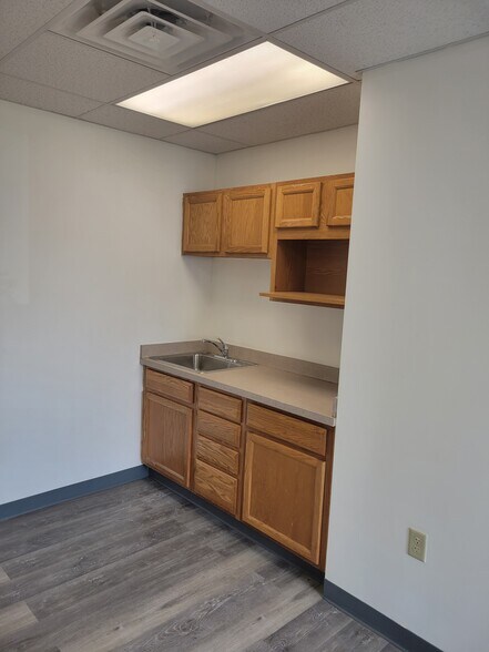 More Photos Of 974-976 Kenmore Ave, Buffalo Office For Lease