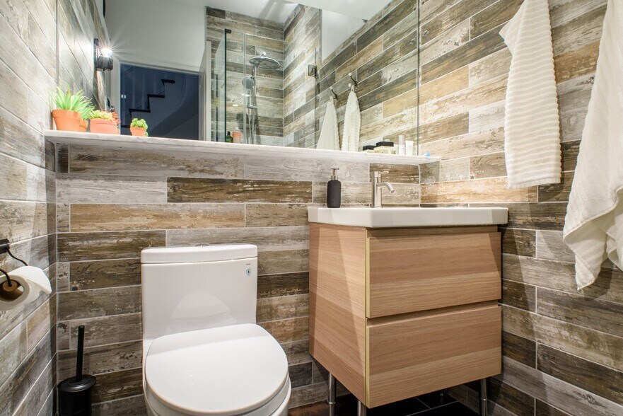 More Photos Of 62 Wyckoff St, Brooklyn Hospitality For Sale