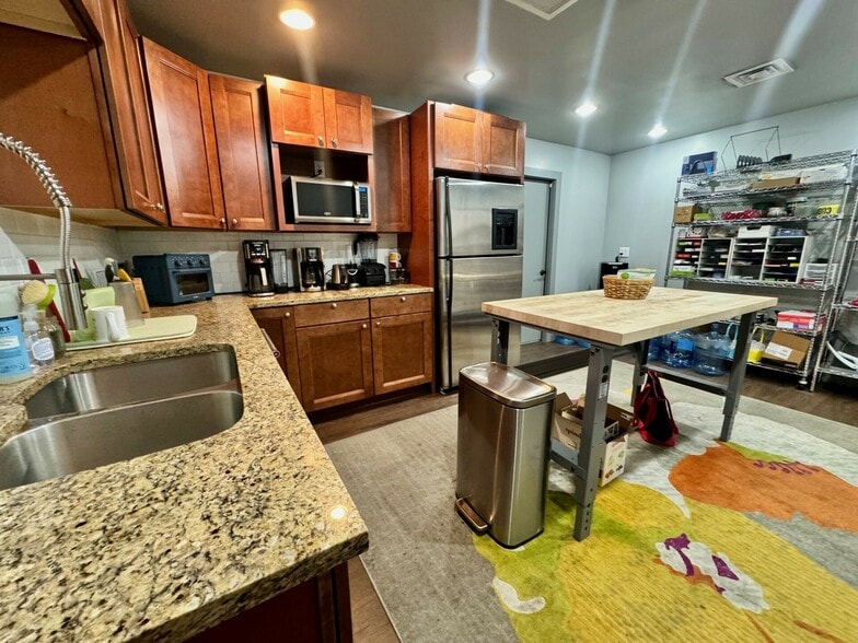 More Photos Of 3778 S Kalamath St, Englewood Warehouse For Sale