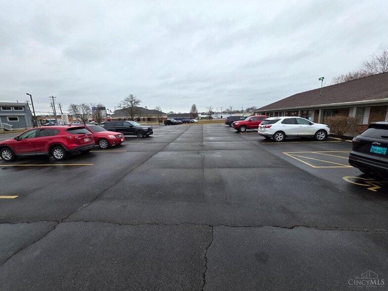 More Photos Of 3544-3548 Springdale Rd, Cincinnati Office For Sale