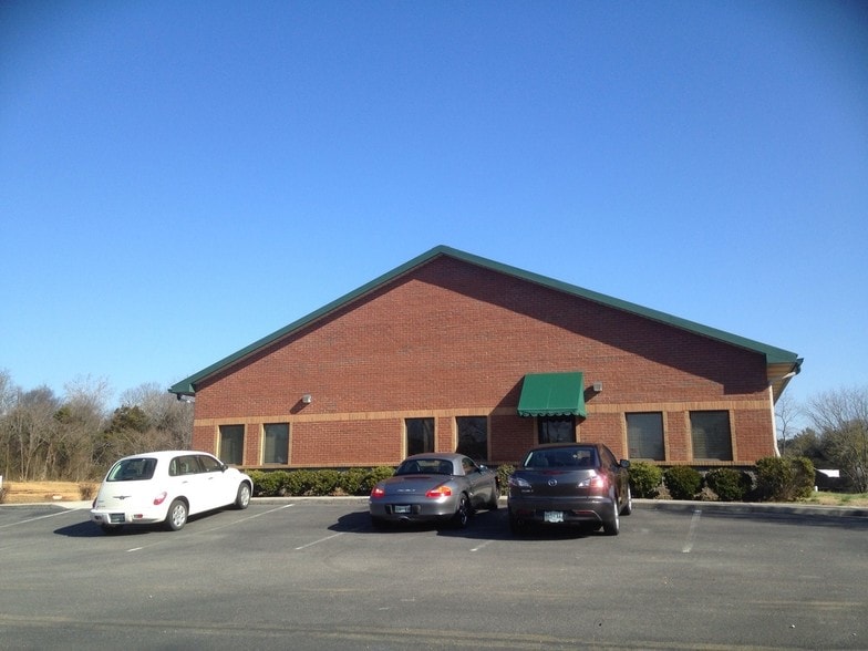More Photos Of 8930 Cross Park Dr, Knoxville Office For Lease