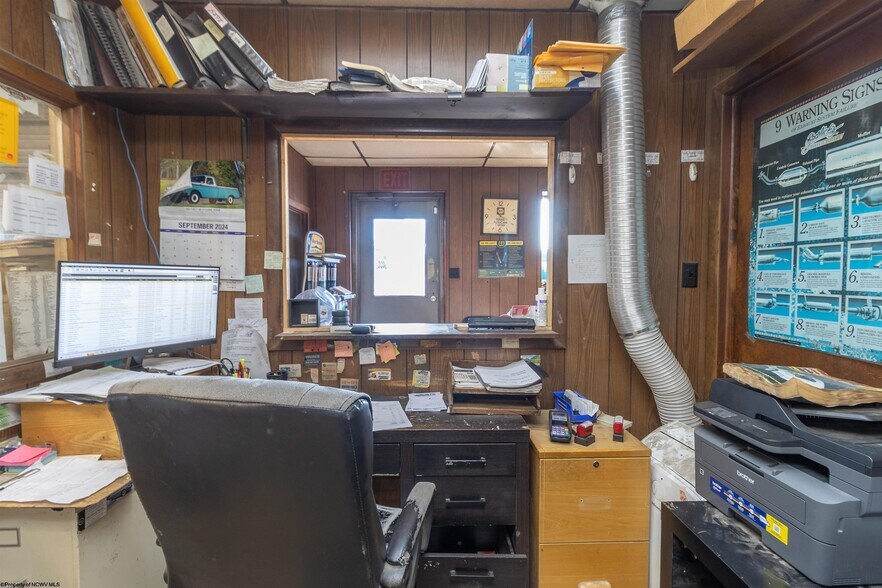 More Photos Of 109 Lodgeville Rd, Bridgeport Auto Repair For Sale
