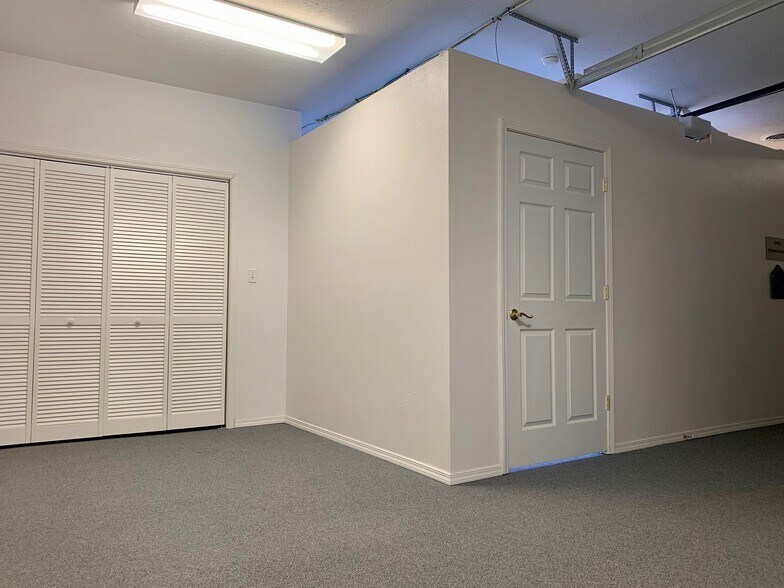 More Photos Of 2419 Broadway St, Mount Vernon Office For Sale