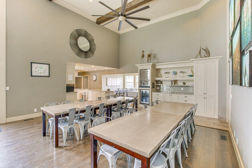 More Photos Of 40 Christa Circle cir, Garden City Specialty For Sale