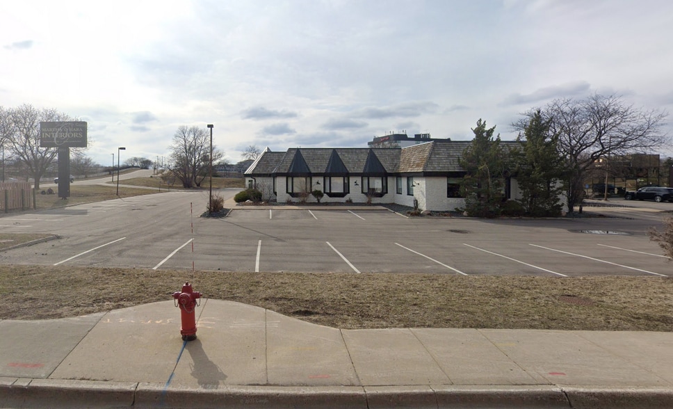 More Photos Of 9950 Wayzata Blvd, Saint Louis Park Office For Sale