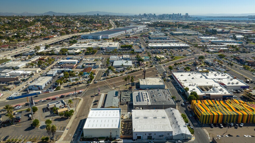 More Photos Of 3776 Riley St, San Diego Storefront For Lease