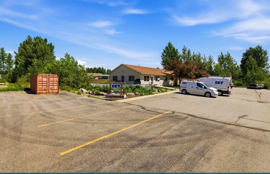 More Photos Of 135 McGhee Rd, Kootenai Flex For Sale