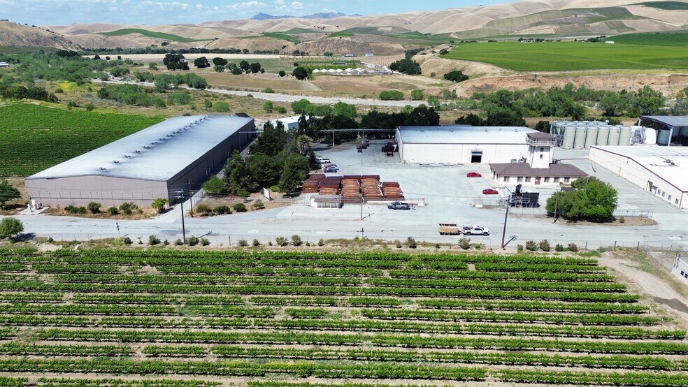 More Photos Of 385 Panoche Rd, Paicines Winery Vineyard For Sale