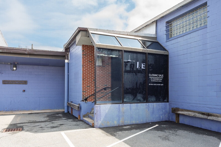 More Photos Of 120 Andover St, Danvers Freestanding For Lease