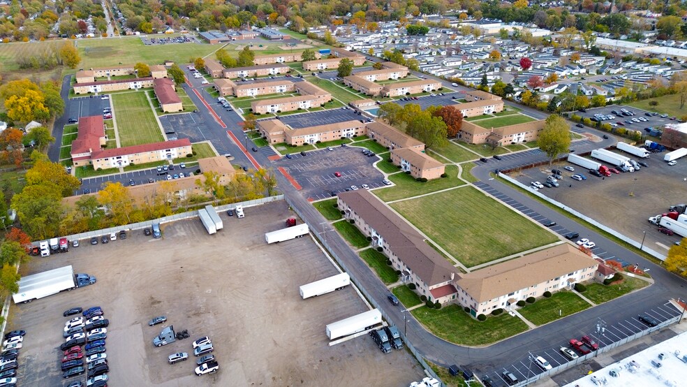 Primary Photo Of 21516 Dequindre Rd, Warren Apartments For Sale