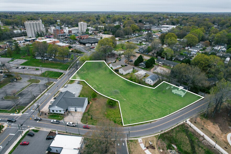 More Photos Of 310 Clover St, Mooresville Land For Sale