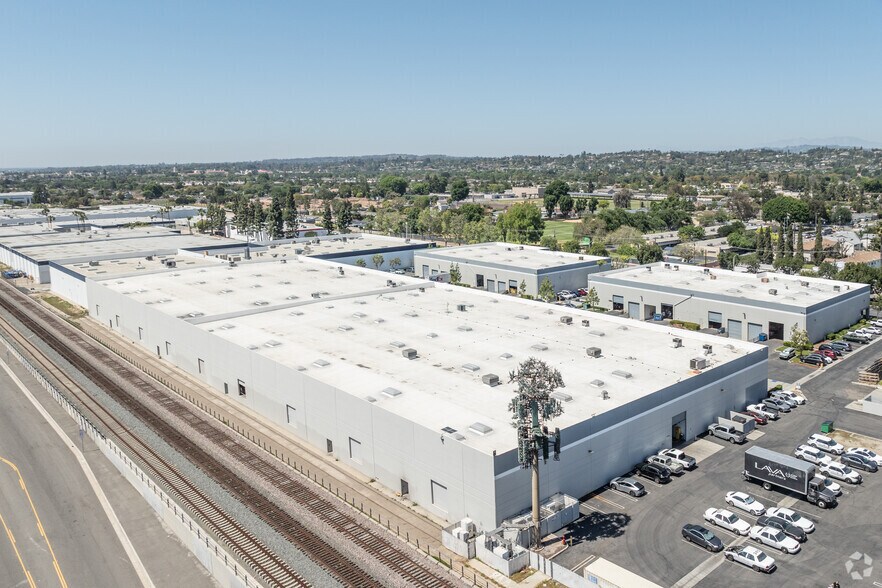 More Photos Of 2340-2386 E Walnut Ave, Fullerton Unknown For Lease