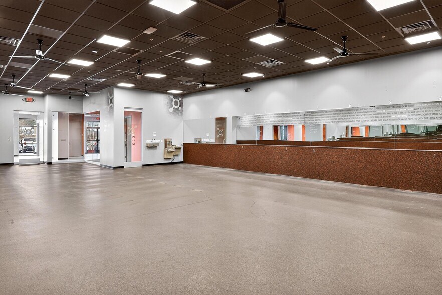More Photos Of 682-688 Paul Huff Pky, Cleveland Freestanding For Lease