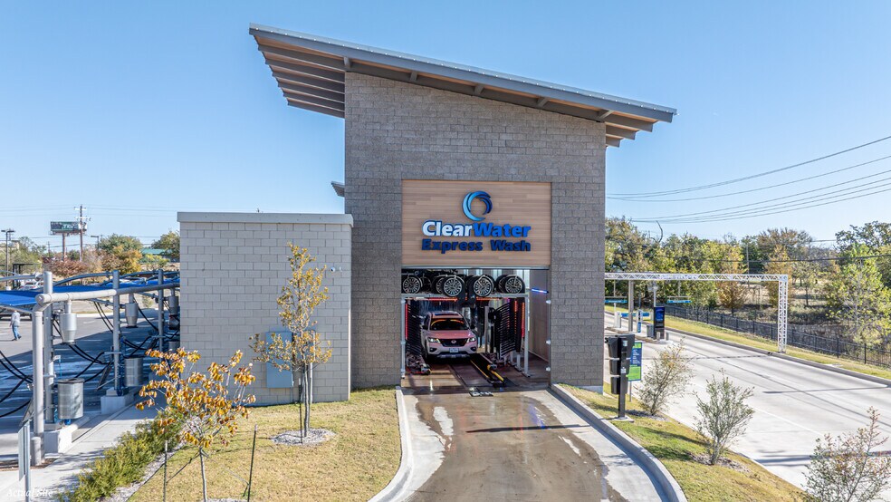 More Photos Of 3917 E US Highway 377, Granbury Carwash For Sale
