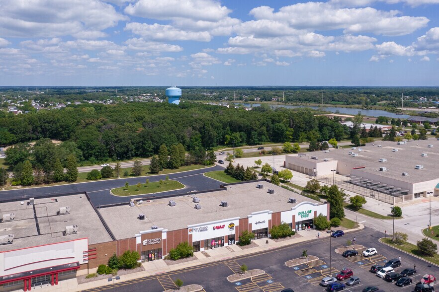 More Photos Of 260 E Rollins Rd, Round Lake Beach Unknown For Lease