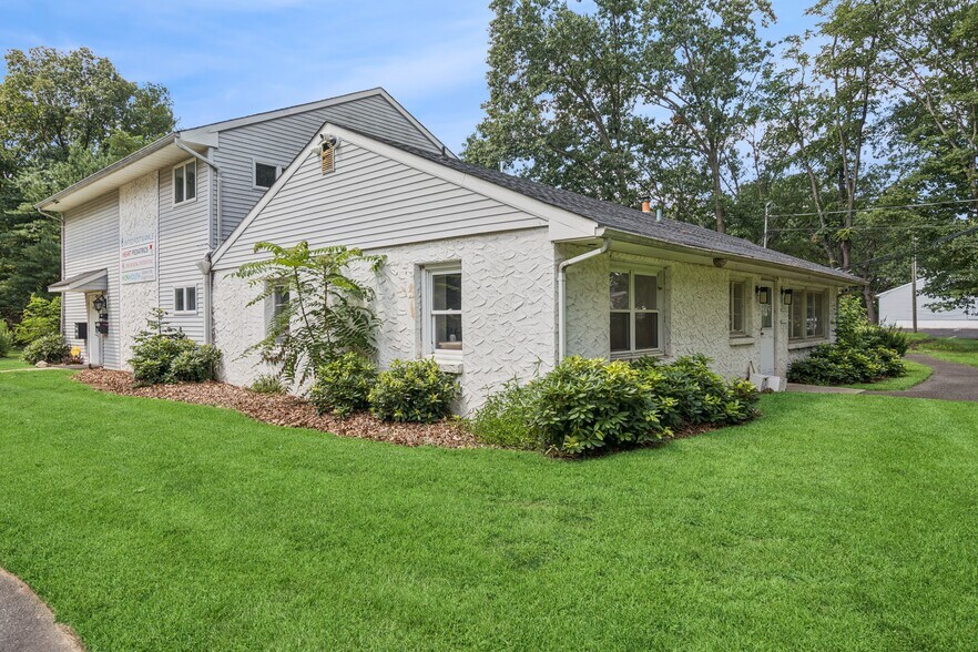 More Photos Of 69 County Road 516, Old Bridge Office For Lease