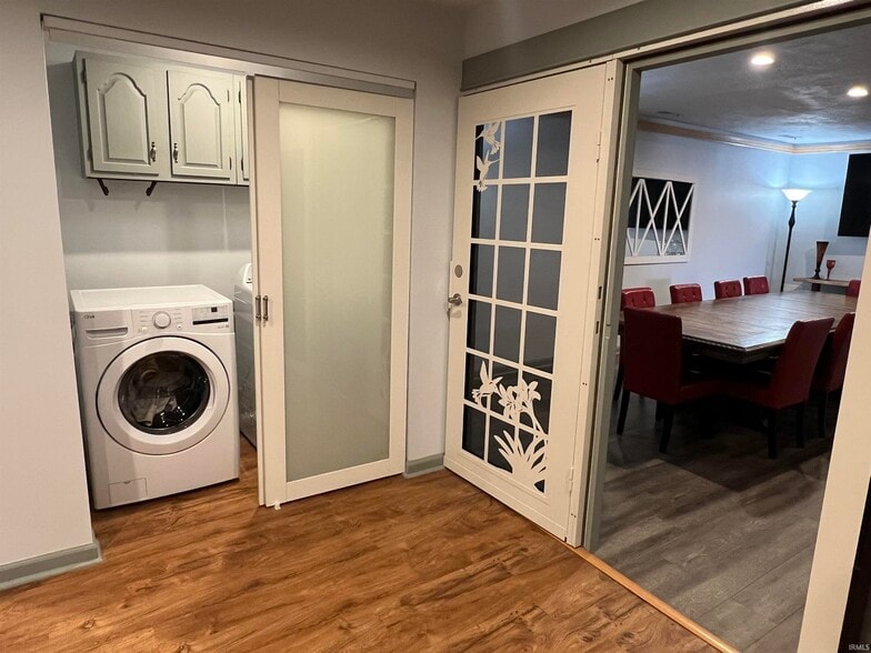 More Photos Of 128 W Walnut St, Kokomo Flex For Sale