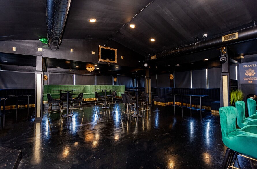 More Photos Of 8021 Hamilton Ave, Cincinnati General Retail For Sale