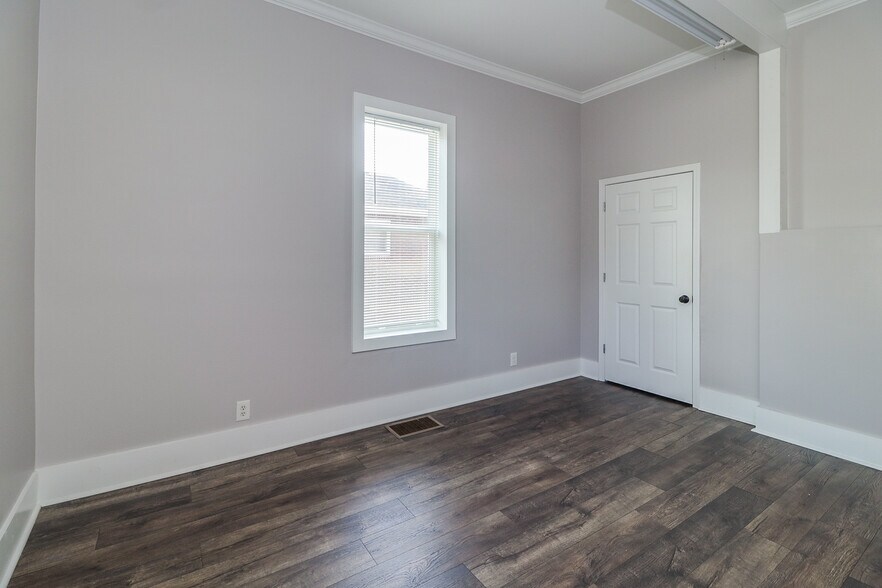 More Photos Of 104 W Candler St, Winder Medical For Sale