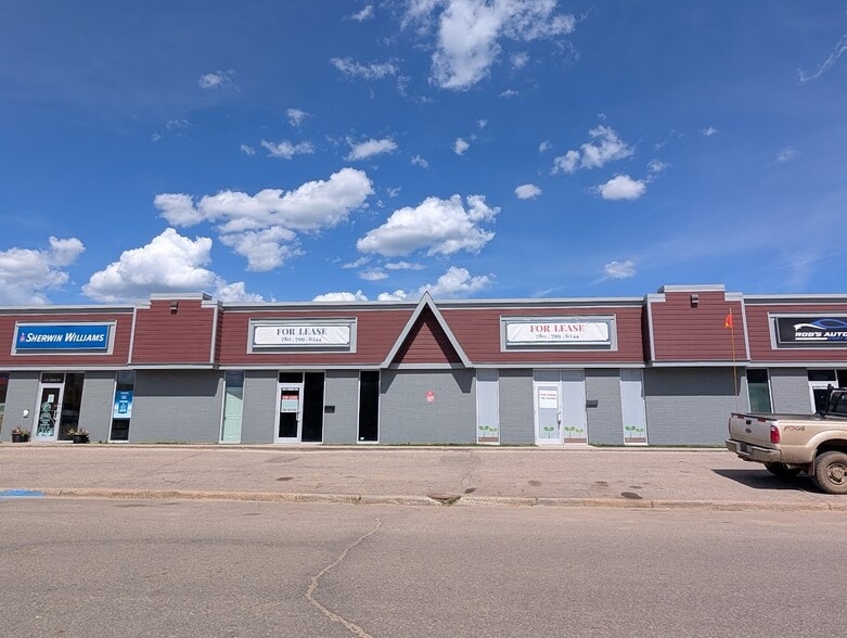 More Photos Of 8312-8314 Fraser Av, Fort McMurray Showroom For Lease