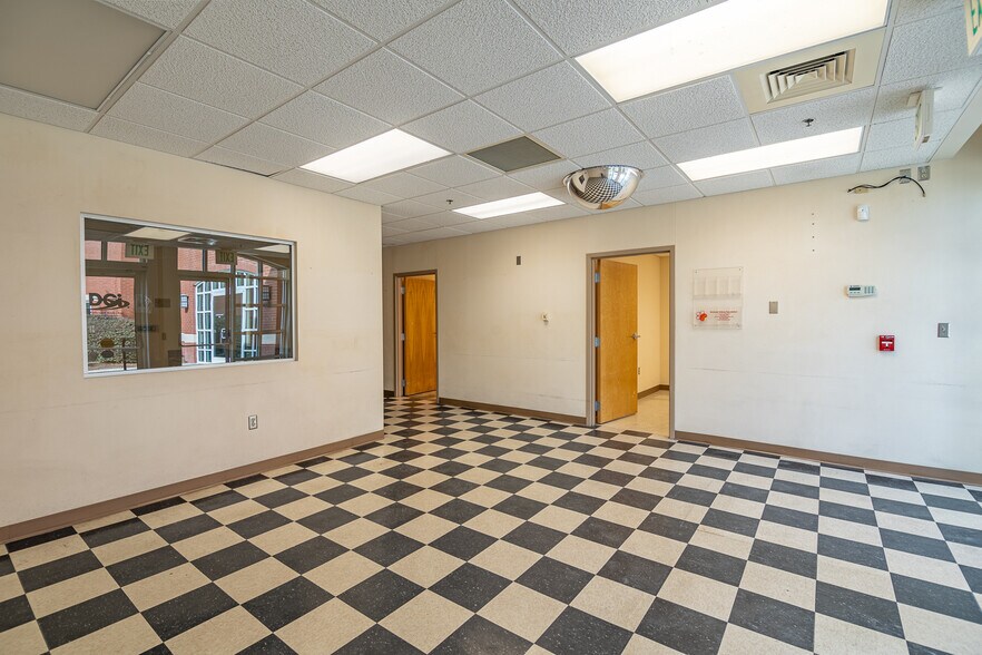 More Photos Of 300 Midtown Dr, Beaufort Medical For Lease