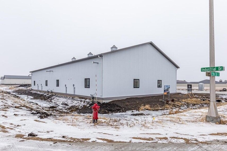 More Photos Of 1002 5th E st, Horace Flex For Sale