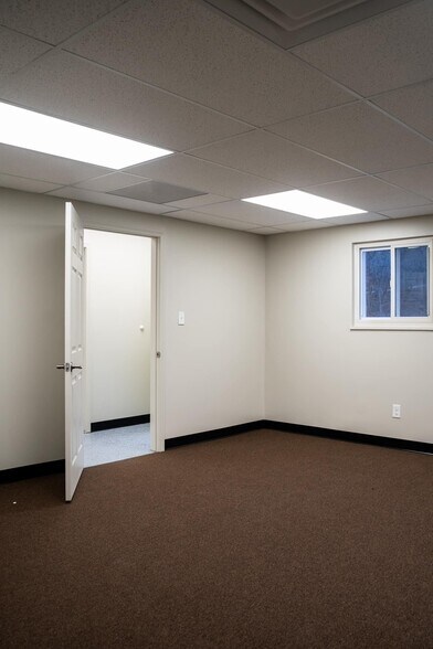More Photos Of 400 Railroad St, Pittsburgh Warehouse For Lease