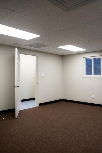 More Photos Of 400 Railroad St, Pittsburgh Warehouse For Lease