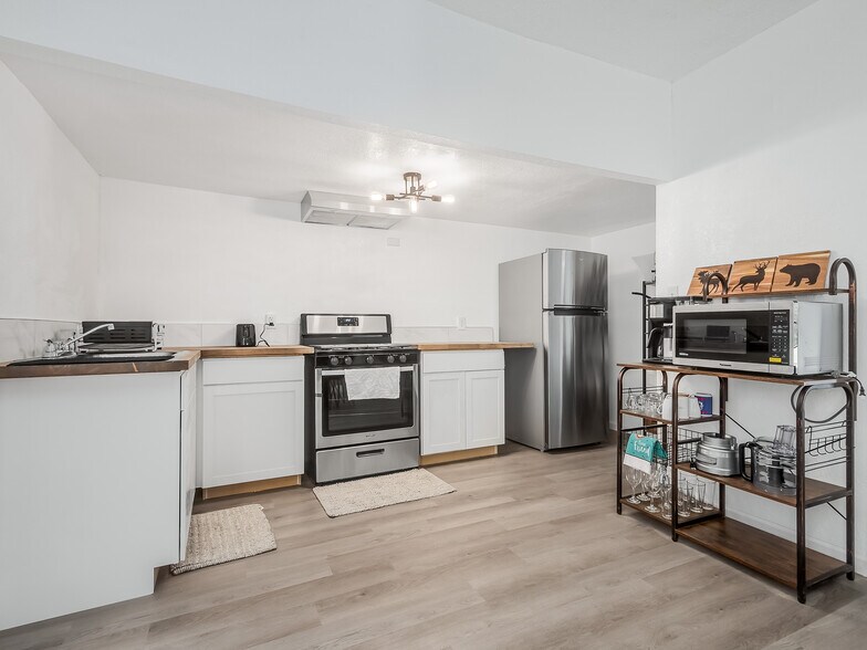 More Photos Of 32989 Weatherly Ln, North Fork Apartments For Sale