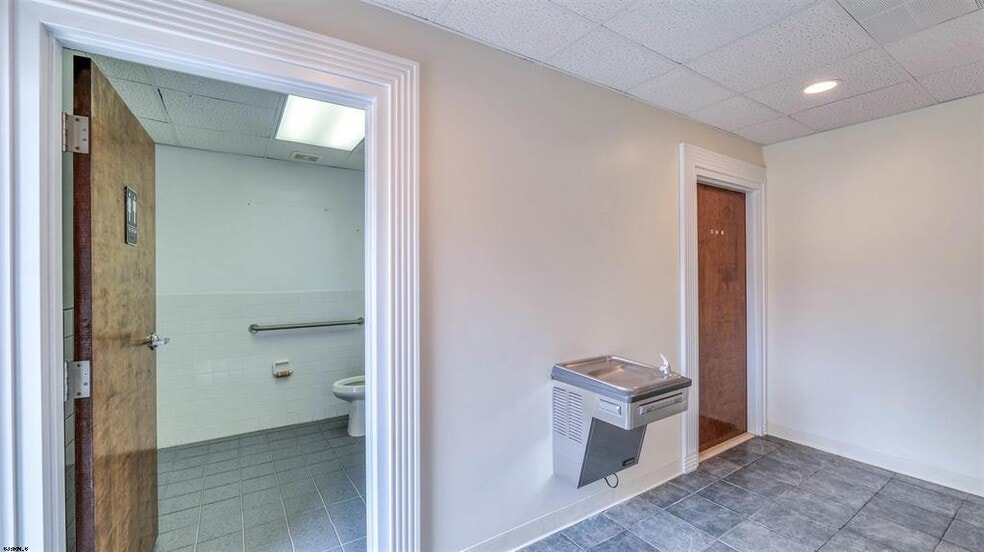 More Photos Of 301-305 Central Ave, Egg Harbor Township Medical For Lease