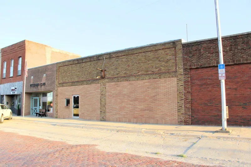 Primary Photo Of 241 Clay St, Tecumseh Light Manufacturing For Sale