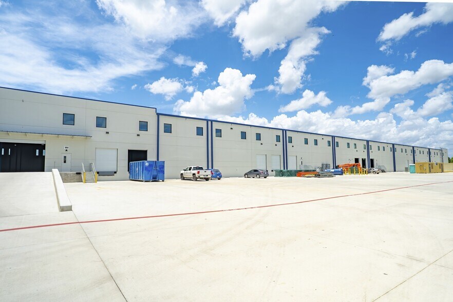 More Photos Of 15508 Impact Way, Pflugerville Warehouse For Lease