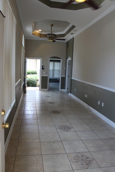 More Photos Of 12627 San Jose Blvd, Jacksonville Medical For Lease