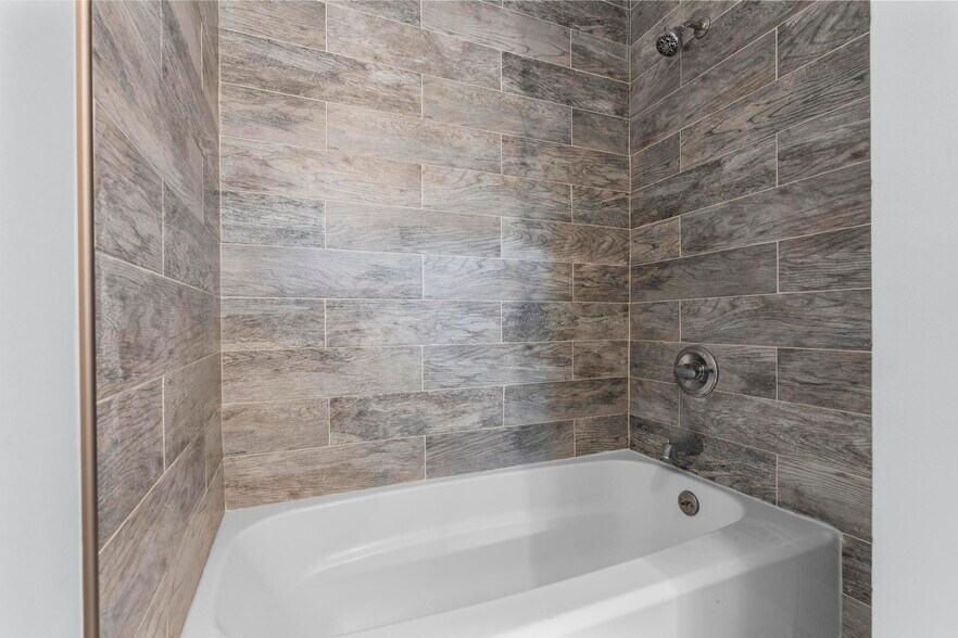 More Photos Of 746 Maple St, Bridgeport Apartments For Sale