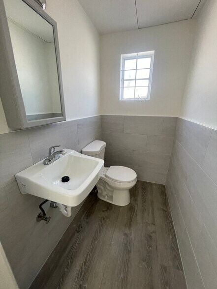 More Photos Of 780 Old County Rd, Belmont Service For Lease