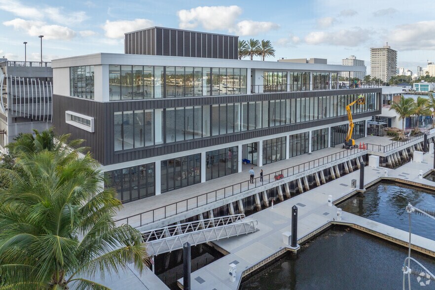 More Photos Of 151 Las Olas Cir, Fort Lauderdale Freestanding For Lease