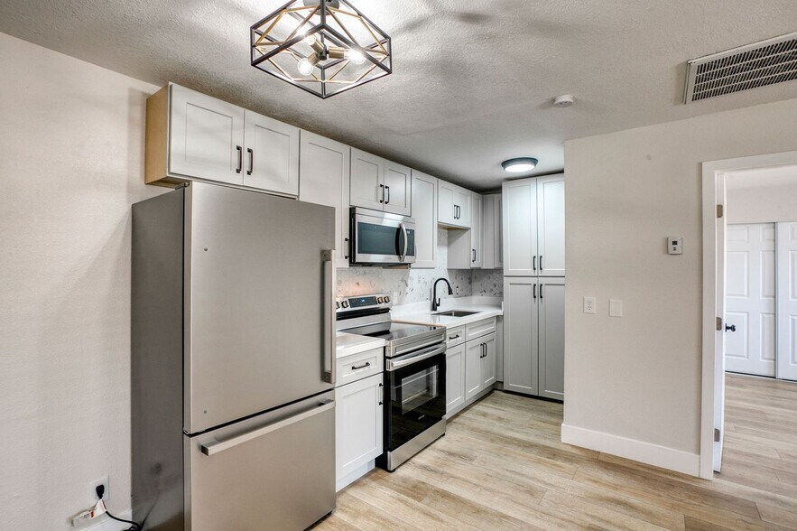 More Photos Of 317 S 9th St, Las Vegas Apartments For Sale