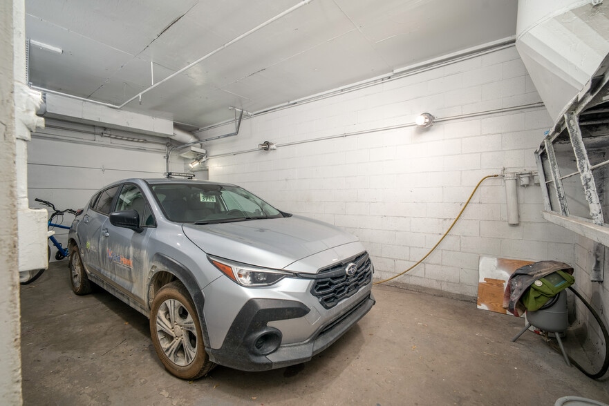 More Photos Of 20785 Orchard Lake Rd, Farmington Hills Warehouse For Sale