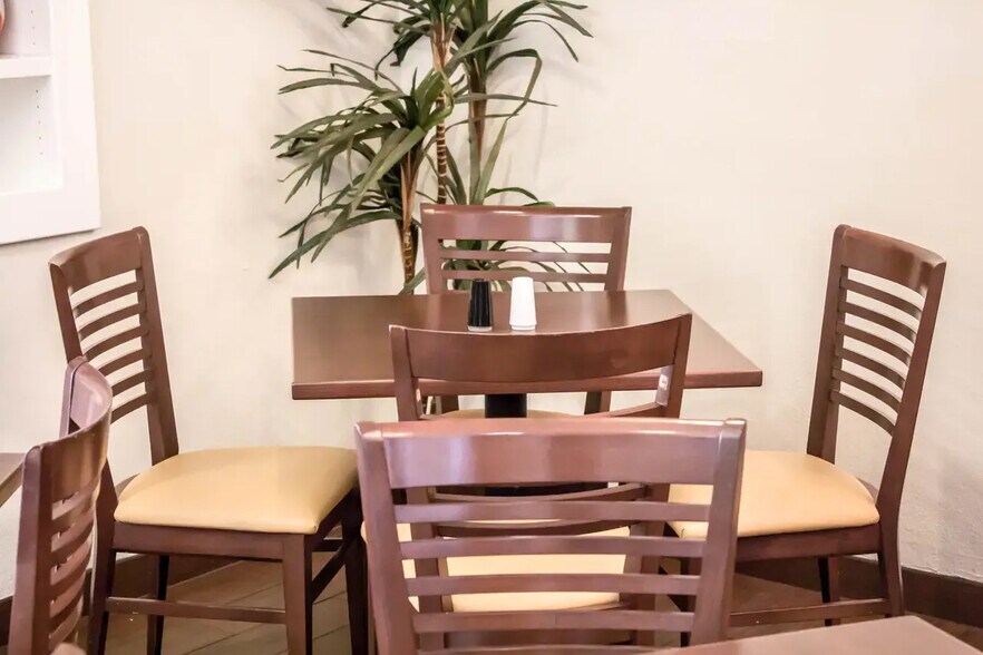 More Photos Of 17013 Abercorn St, Savannah Hospitality For Sale