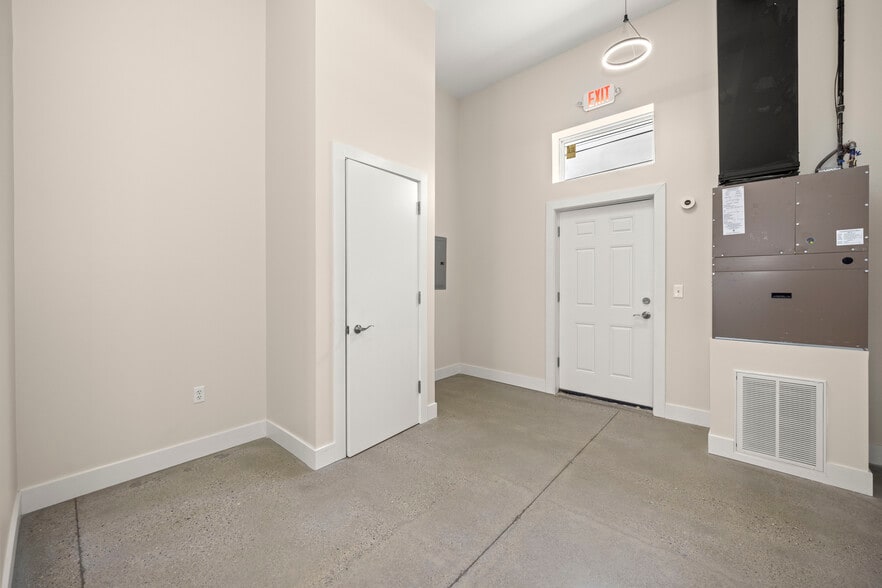 More Photos Of 3462 Greenfield rd, Berkley Medical For Lease