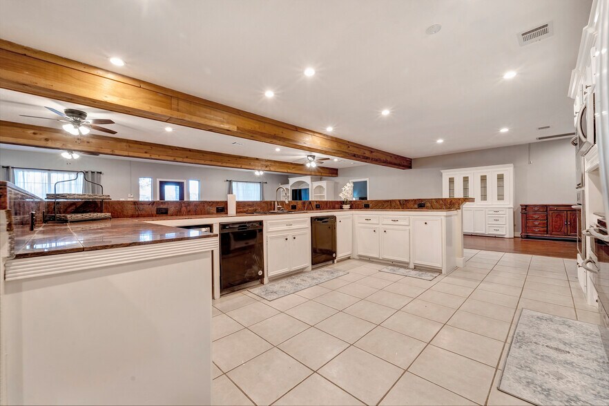 More Photos Of 5607 Sapp Rd, Conroe Lodge Meeting Hall For Sale