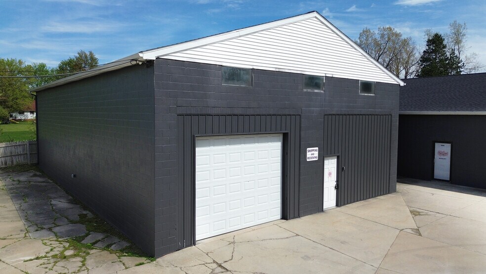 More Photos Of 5488 Richfield Rd, Flint Warehouse For Sale
