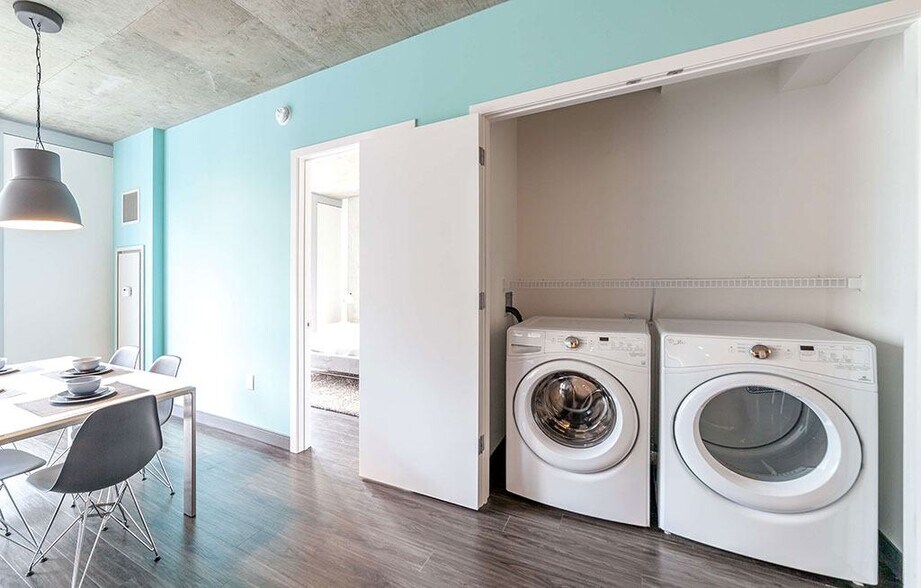 More Photos Of 215 W Lake St, Chicago Apartments For Lease
